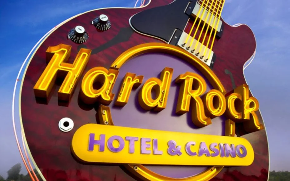 Hard-Rock-Punta-Cana-Guitar-Sign-1140x712